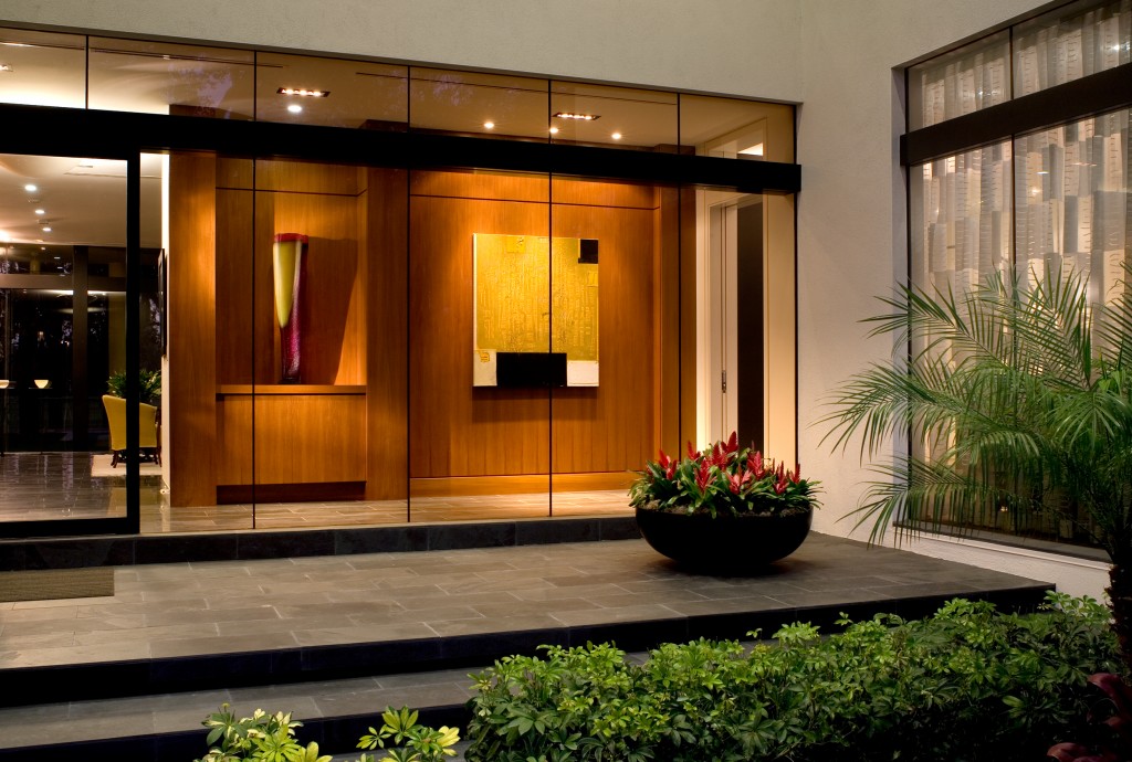 Exterior-Foyer---dusk